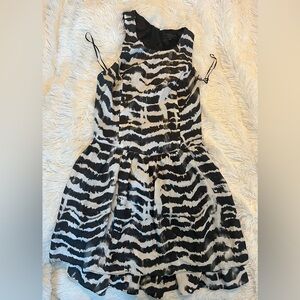 Black and white Guess mini dress